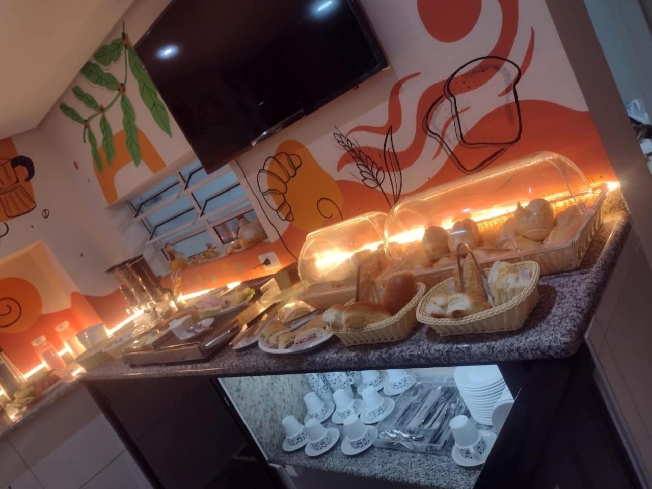 Attriun Hotel Guarulhos Bagian luar foto